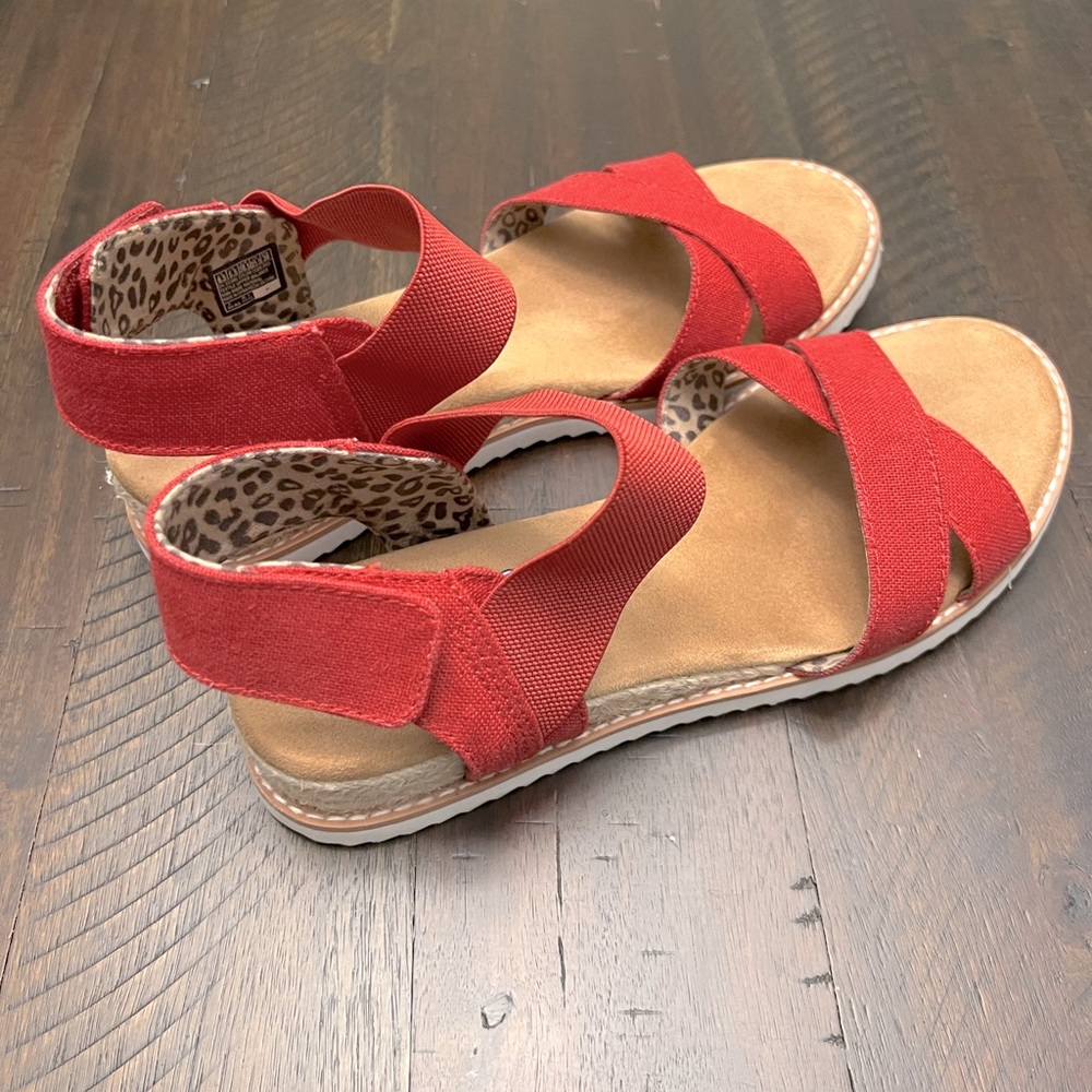 BOBS from Sketchers Red Memory Foam Women’s Sandals Size 8.5